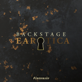 Backstage (Erotische Kurzgeschichte by Lilly Blank)